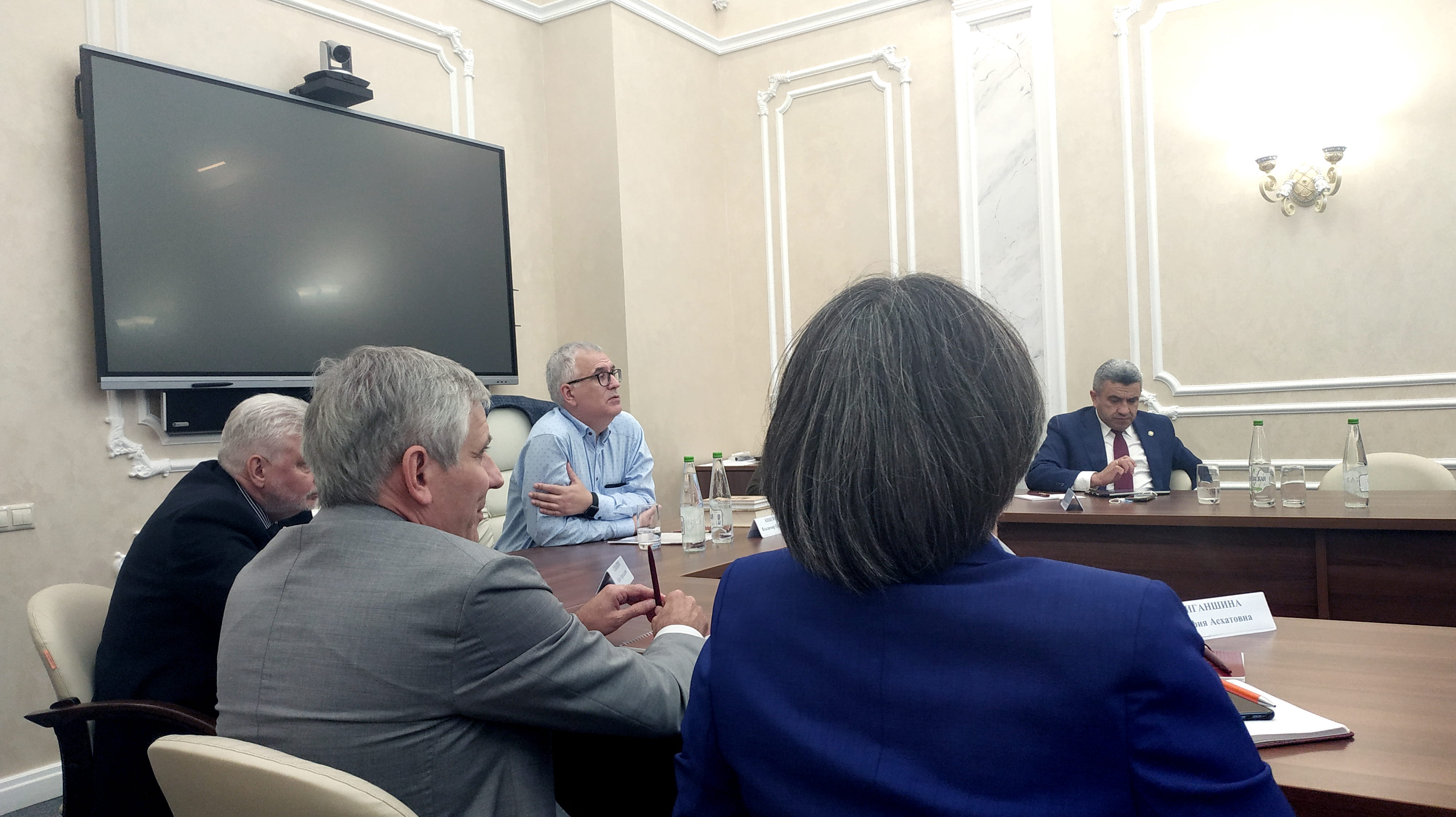 Встреча вице-губернатора Санкт-Петербурга с молодыми учеными ФИЦ КазНЦ РАН
